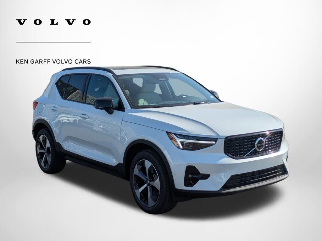 2026 Volvo XC40 B5 Plus AWD