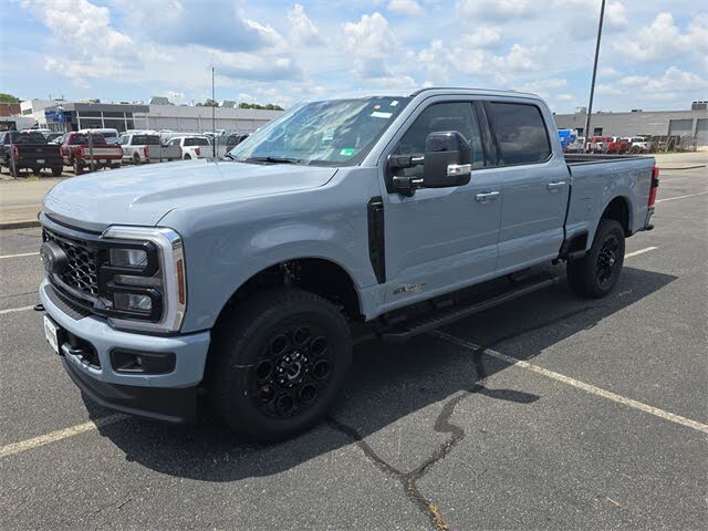 2025 Ford F-250 Super Duty Lariat Crew Cab 4WD