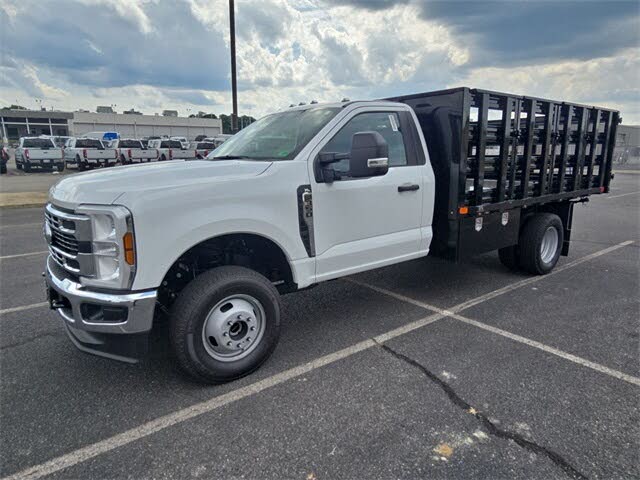 2025 Ford F-350 Super Duty Chassis XL Regular Cab DRW 4WD