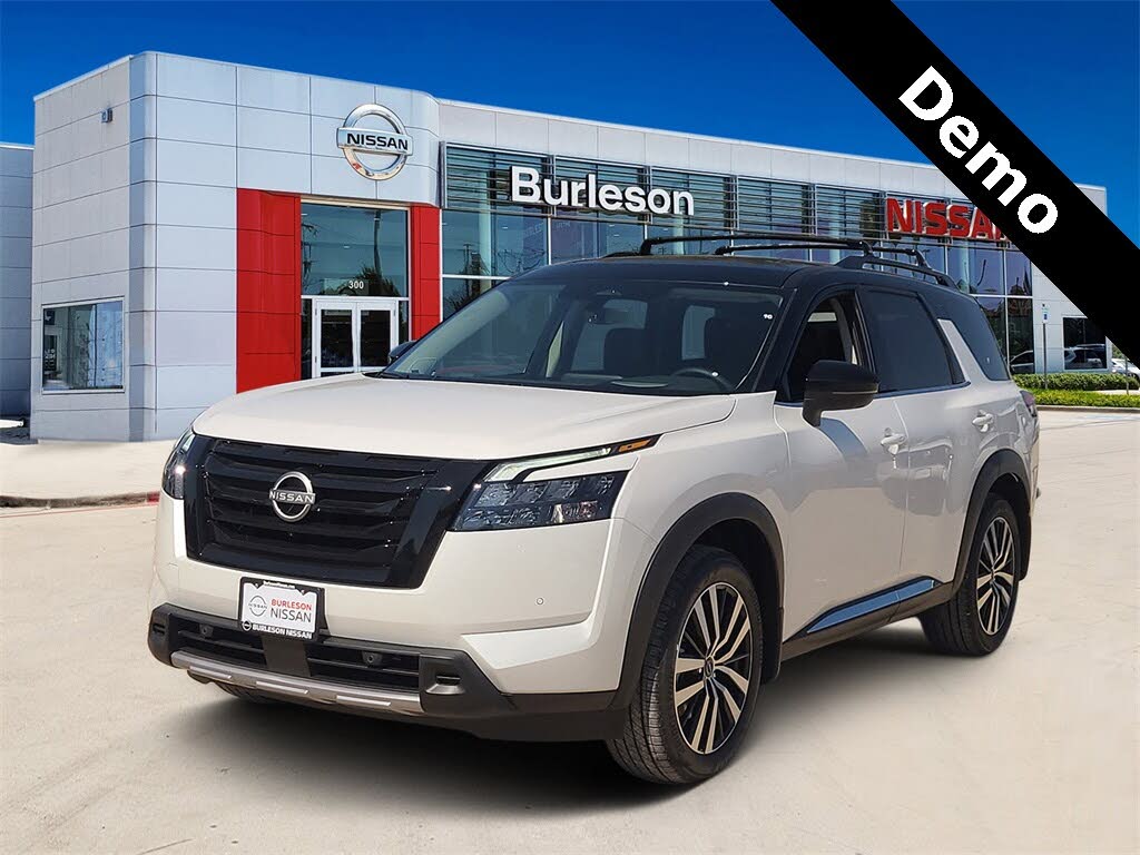 2025 Nissan Pathfinder Platinum FWD
