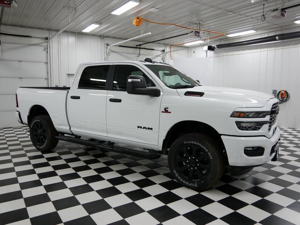 2026 RAM 3500 Big Horn Crew Cab 4WD