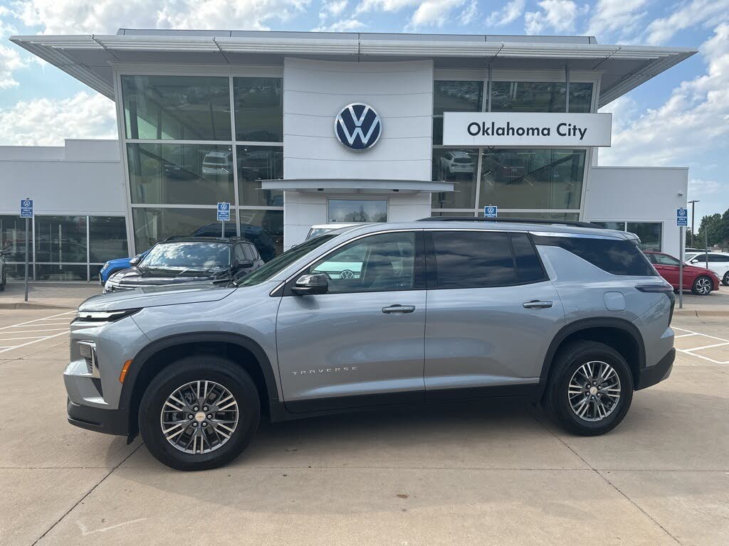 2024 Chevrolet Traverse LT FWD