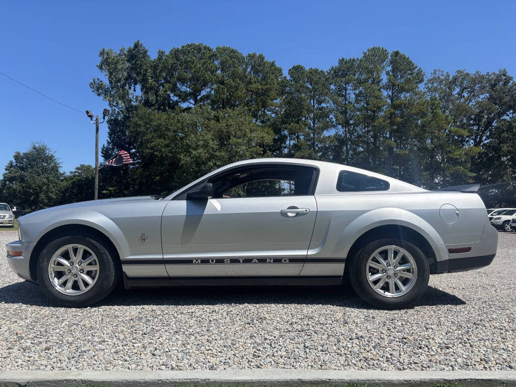 2008 Ford Mustang V6 Deluxe Coupe RWD