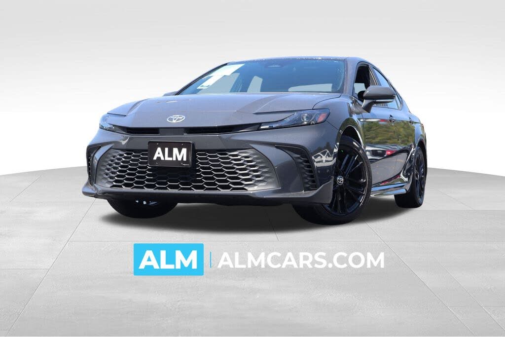 2025 Toyota Camry SE FWD