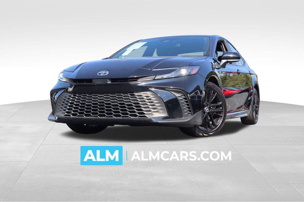 2025 Toyota Camry SE FWD