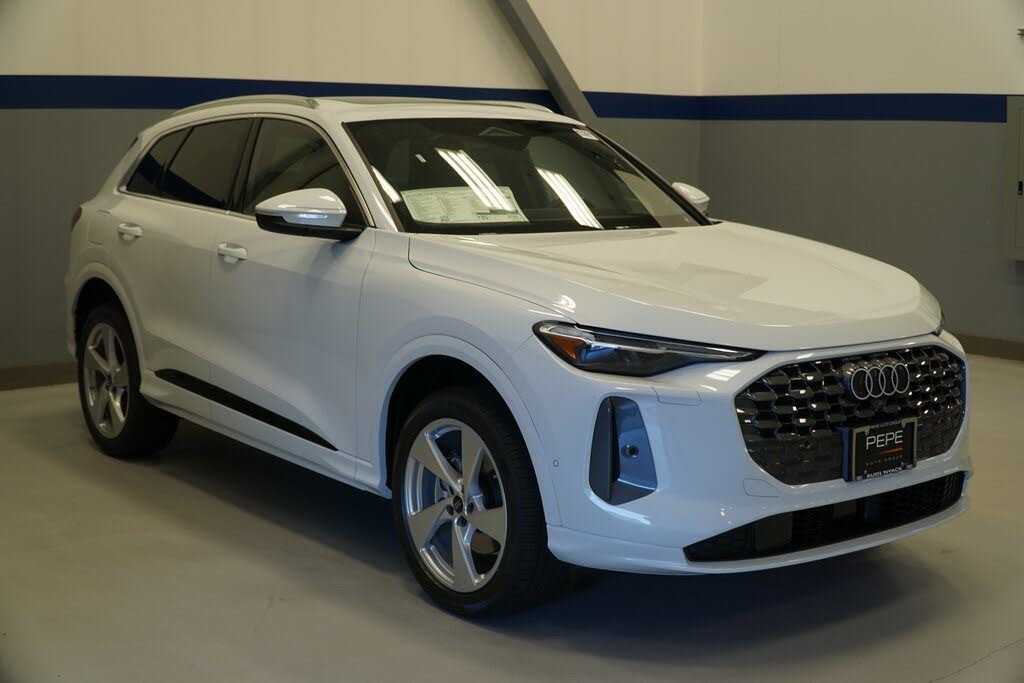 2025 Audi Q5 quattro Premium Plus 40 TFSI