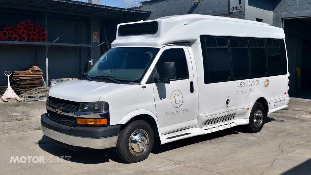 2013 Chevrolet Express Chassis 3500 139 Cutaway with 1WT RWD