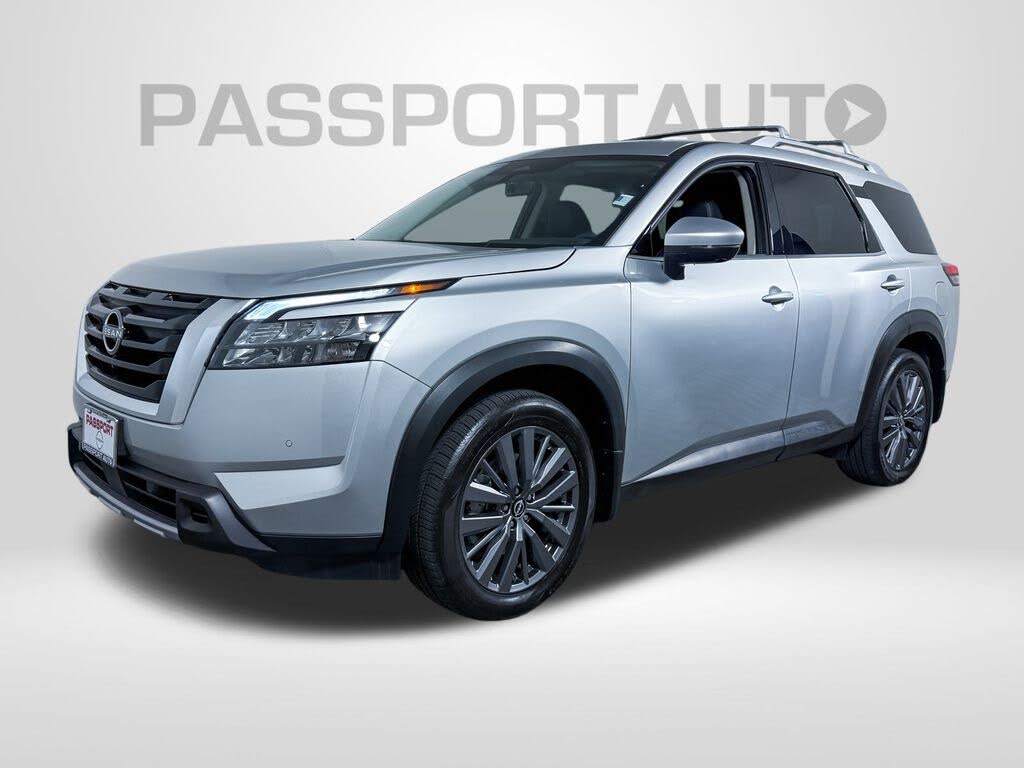 2025 Nissan Pathfinder SL 4WD