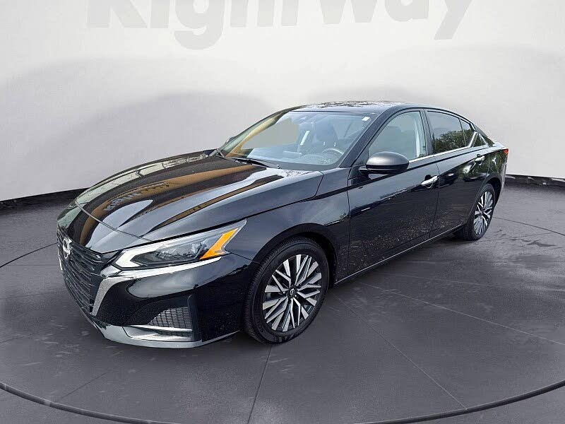 2024 Nissan Altima 2.5 SV FWD