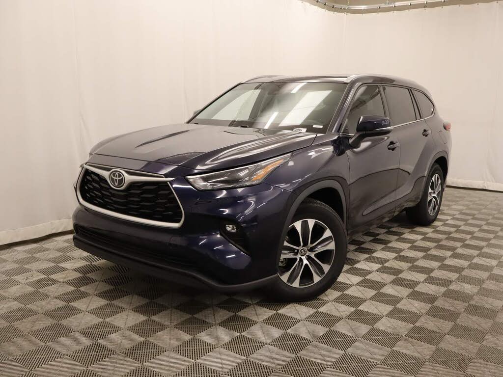 2022 Toyota Highlander XLE FWD