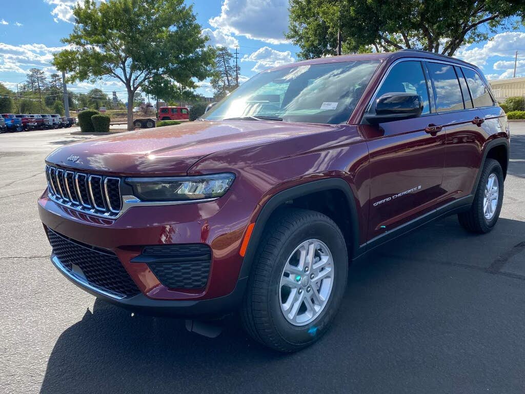 2025 Jeep Grand Cherokee Laredo 4WD