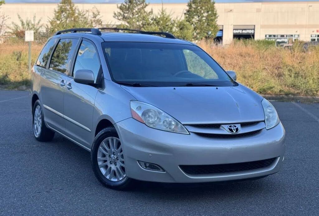 2010 Toyota Sienna XLE