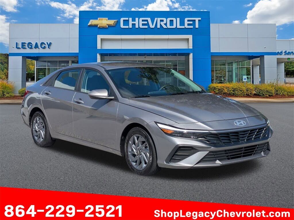 2024 Hyundai Elantra SEL FWD