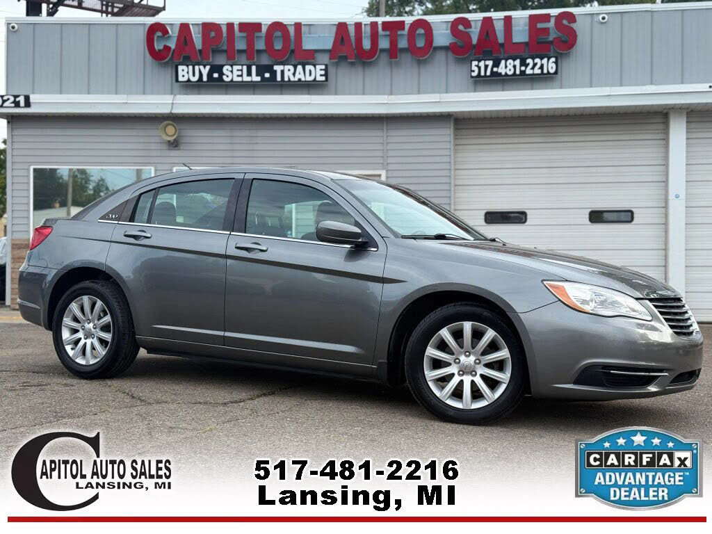 2012 Chrysler 200 Touring Sedan FWD