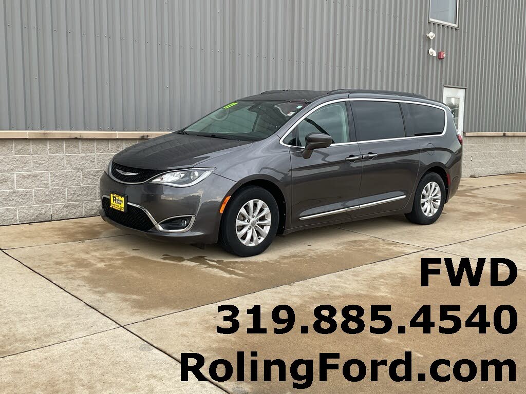 2017 Chrysler Pacifica Touring L FWD