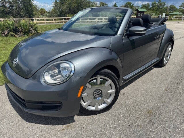 2013 Volkswagen Beetle 2.5L Convertible