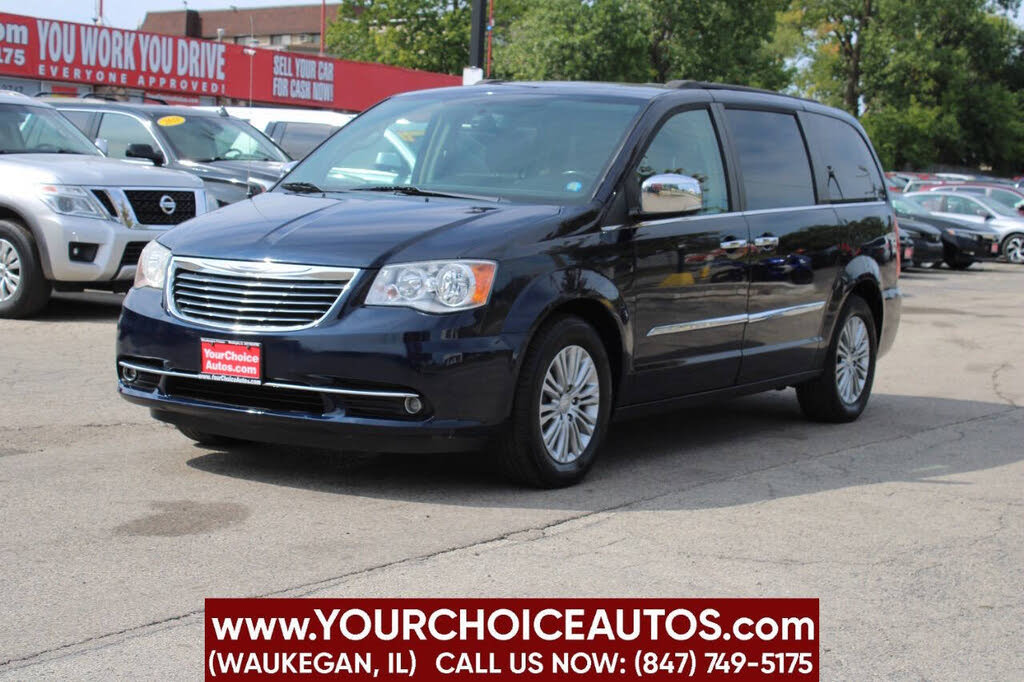2016 Chrysler Town & Country Touring-L FWD