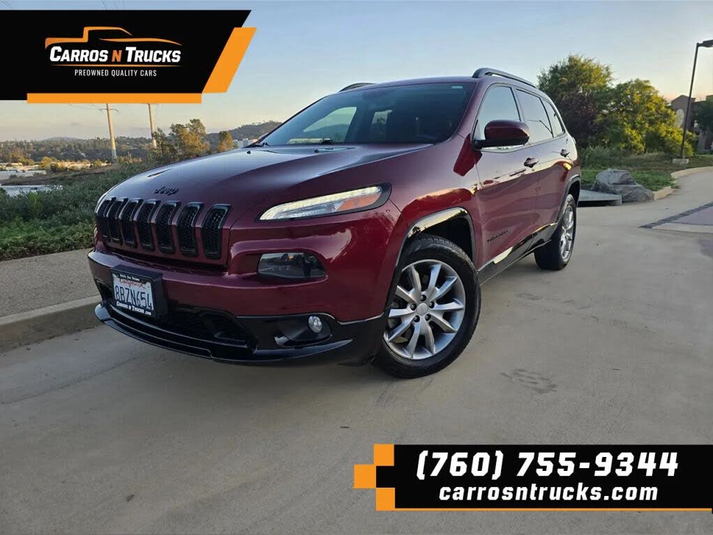2018 Jeep Cherokee Latitude FWD with Tech Connect Package