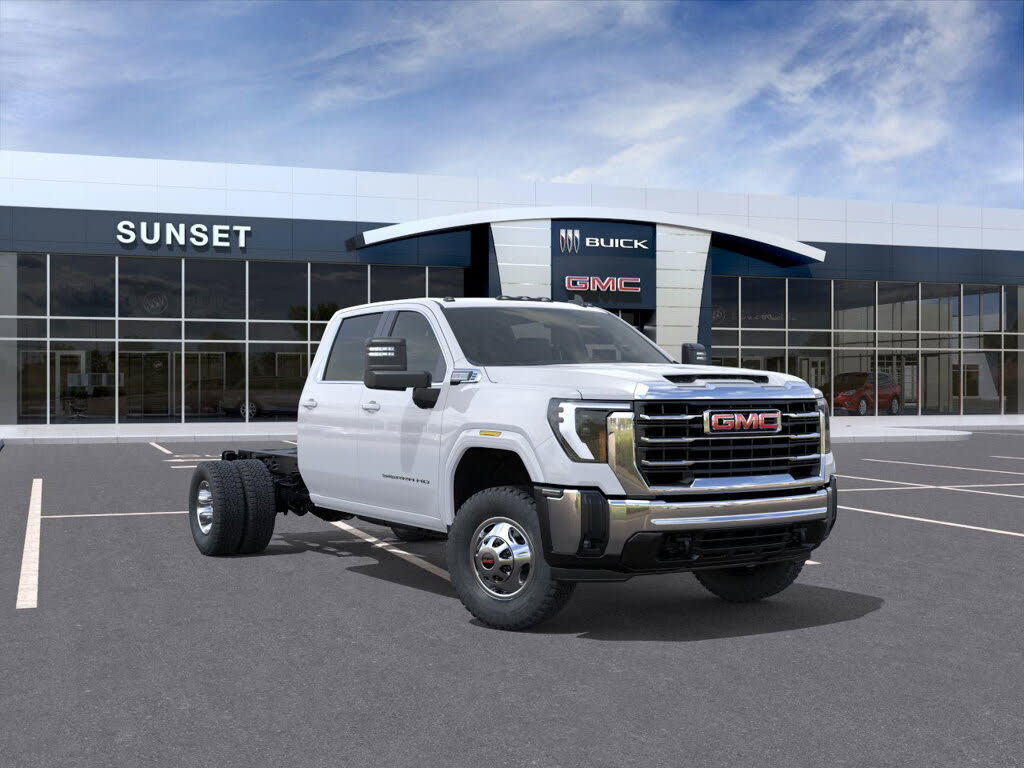 2025 GMC Sierra 3500HD Chassis SLE Crew Cab 4WD