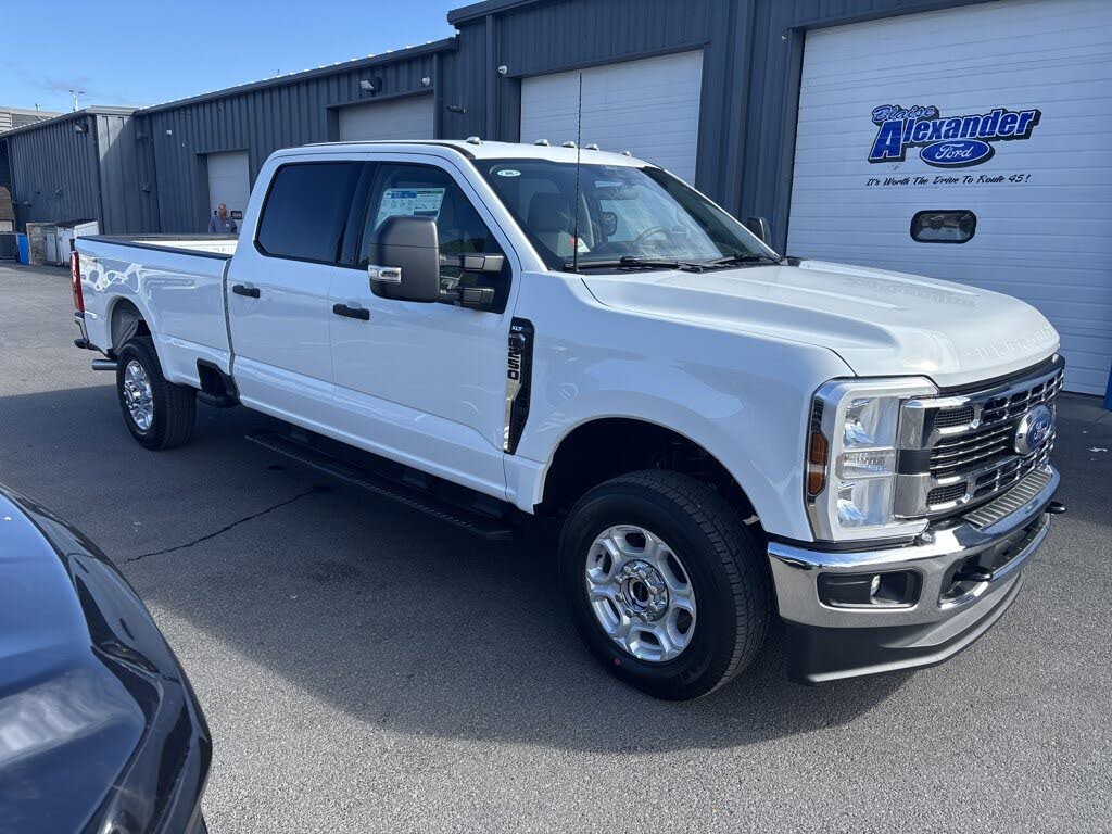 2026 Ford F-250 Super Duty XLT Crew Cab 4WD