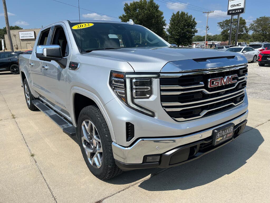 2022 GMC Sierra 1500 SLT Crew Cab 4WD