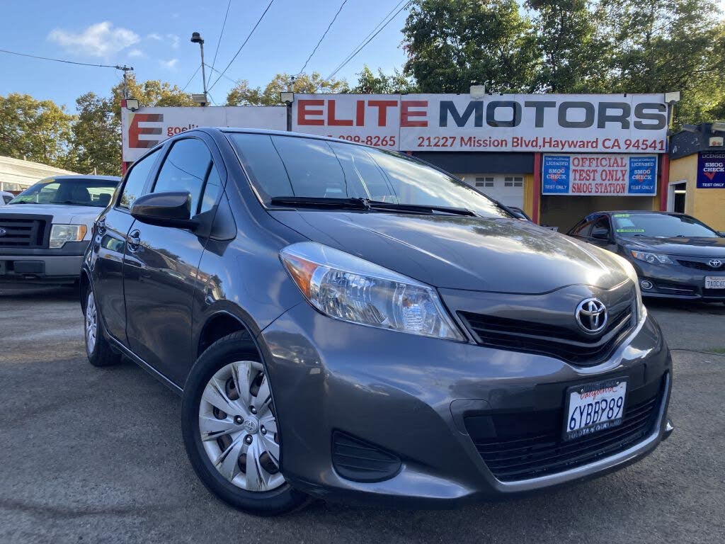 2013 Toyota Yaris LE