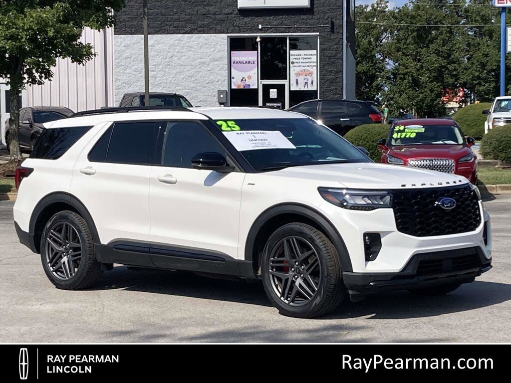 2025 Ford Explorer ST-Line RWD