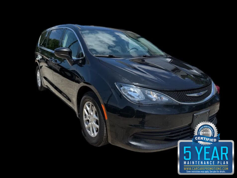 2020 Chrysler Voyager LX FWD