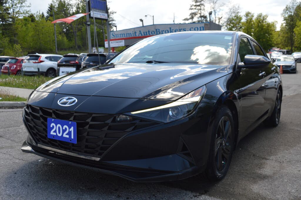 Hyundai Elantra Preferred FWD 2021