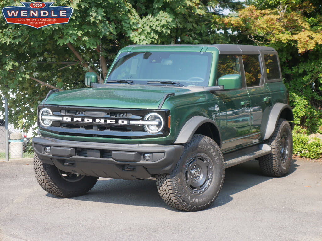 2025 Ford Bronco Outer Banks 4-Door 4WD