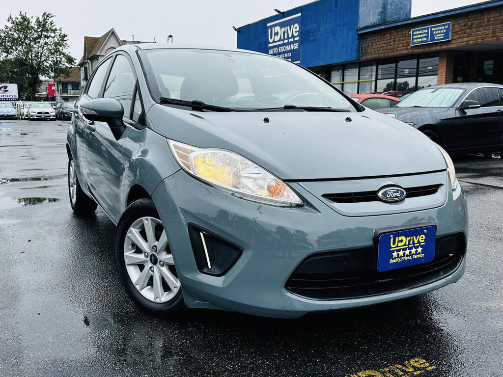2013 Ford Fiesta SE Hatchback