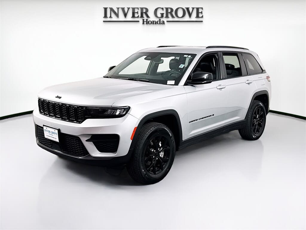 2024 Jeep Grand Cherokee Laredo 4WD