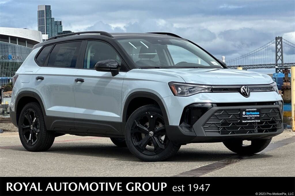 2025 Volkswagen Taos SE Black 4Motion