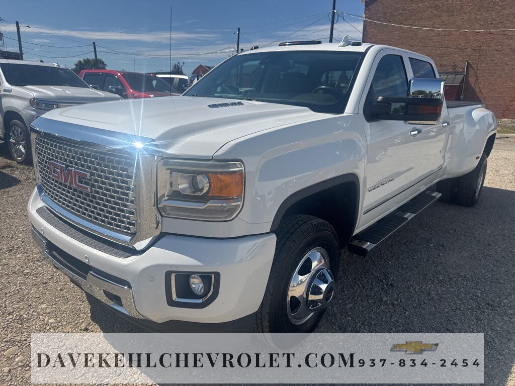 2015 GMC Sierra 3500HD Denali Crew Cab LB DRW 4WD