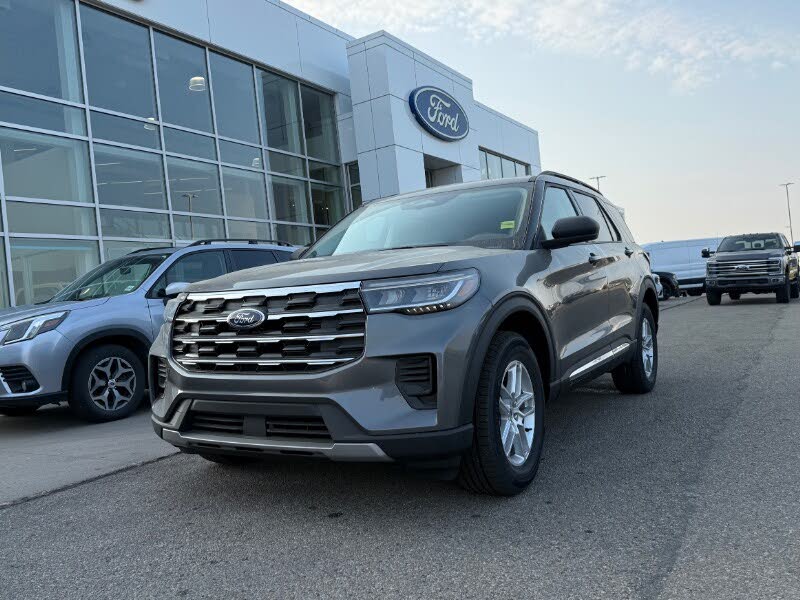 2025 Ford Explorer Active AWD