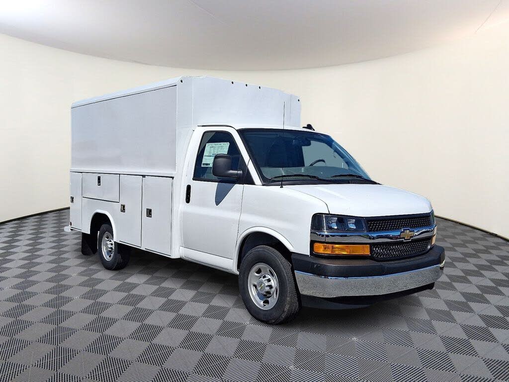2025 Chevrolet Express Chassis 3500 Cutaway 139