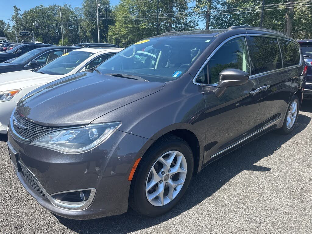 2017 Chrysler Pacifica Touring L FWD