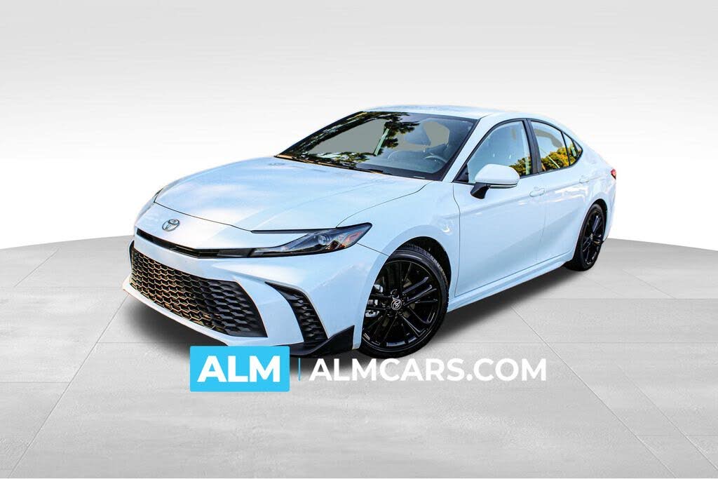2025 Toyota Camry SE FWD