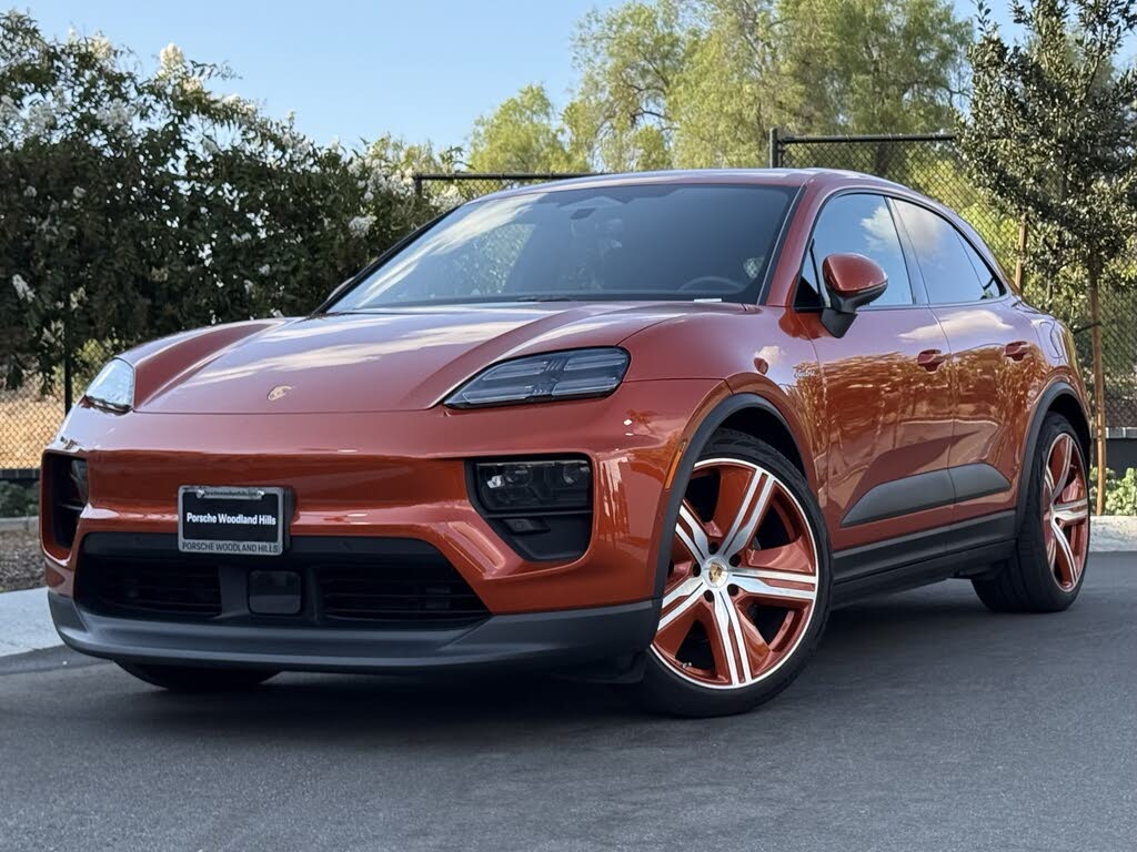 2025 Porsche Macan AWD