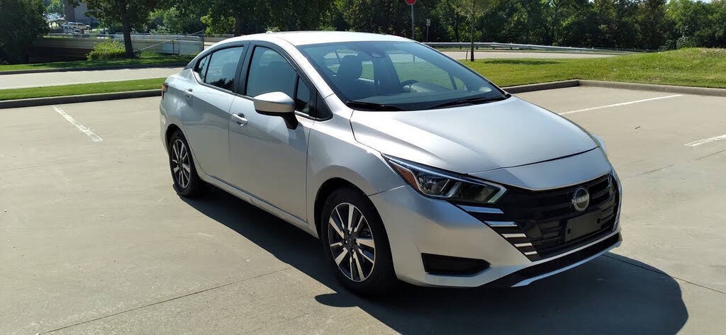 2023 Nissan Versa SV FWD