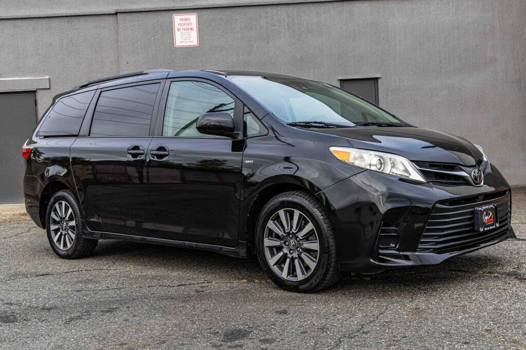 2018 Toyota Sienna LE 7-Passenger AWD