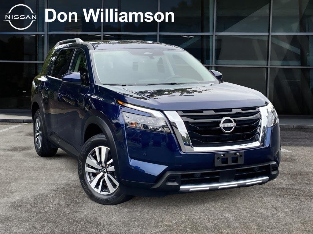 2025 Nissan Pathfinder SL 4WD