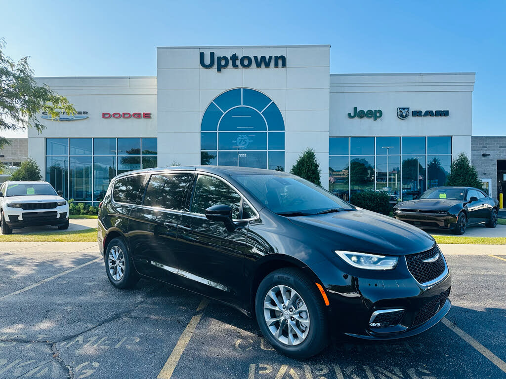 2026 Chrysler Pacifica Select AWD