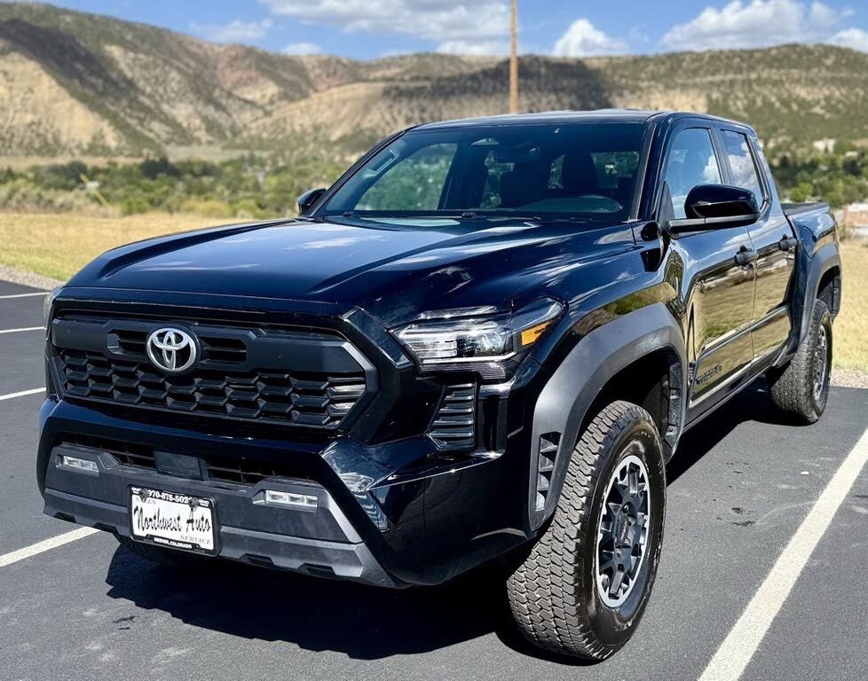 2024 Toyota Tacoma SR5 Double Cab 4WD