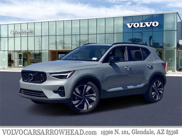 2025 Volvo XC40 B5 Plus Dark Theme AWD
