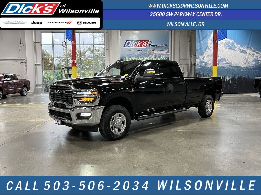 2025 RAM 3500 Tradesman Crew Cab LB 4WD