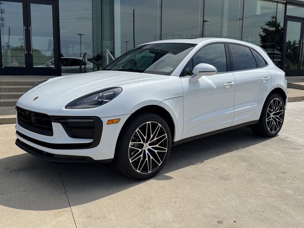 2026 Porsche Macan AWD