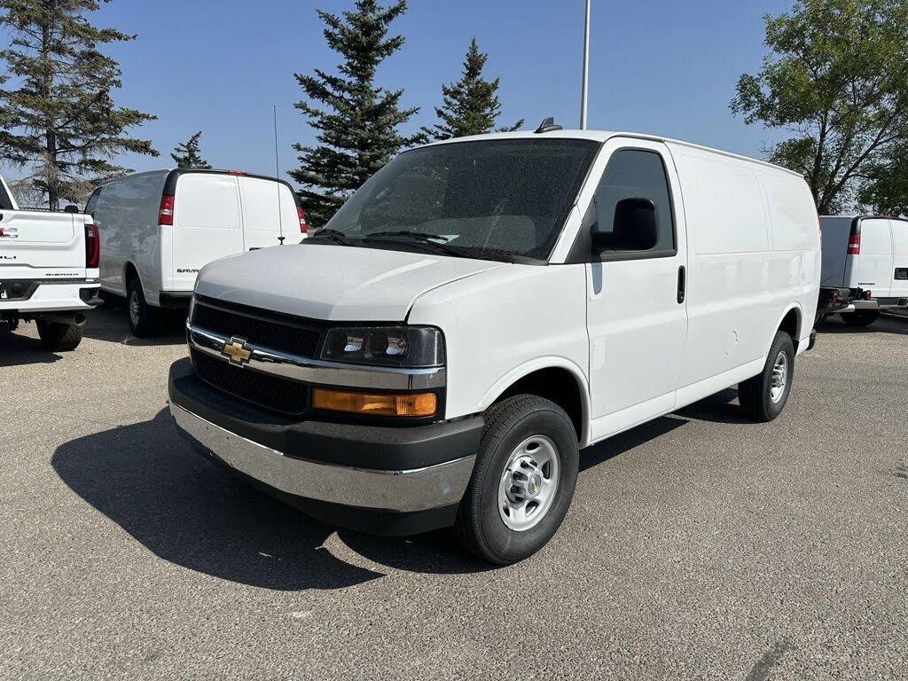 2025 Chevrolet Express Cargo 2500 RWD