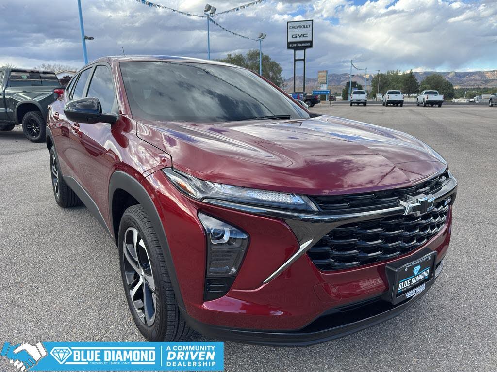 2024 Chevrolet Trax RS with 1RS FWD