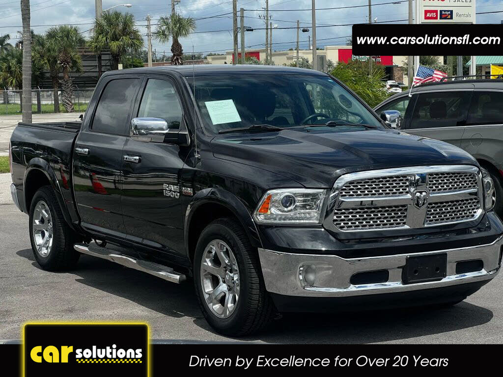 2017 RAM 1500 Laramie Crew Cab 4WD